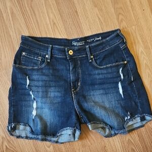 Like New Levi High Rise Shorts Size 12
